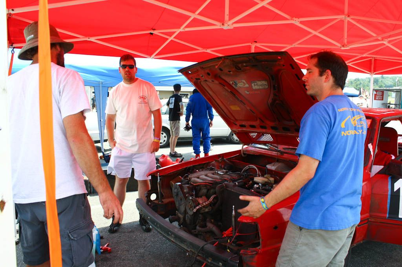 Illustration for article titled The 24 Hours Of LeMons New England 2009 Über Gallery, Part 1